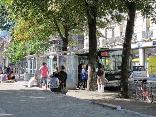 pedestrian-road-street-town-city-downtown-746344-pxhere.com_-e1583836512573