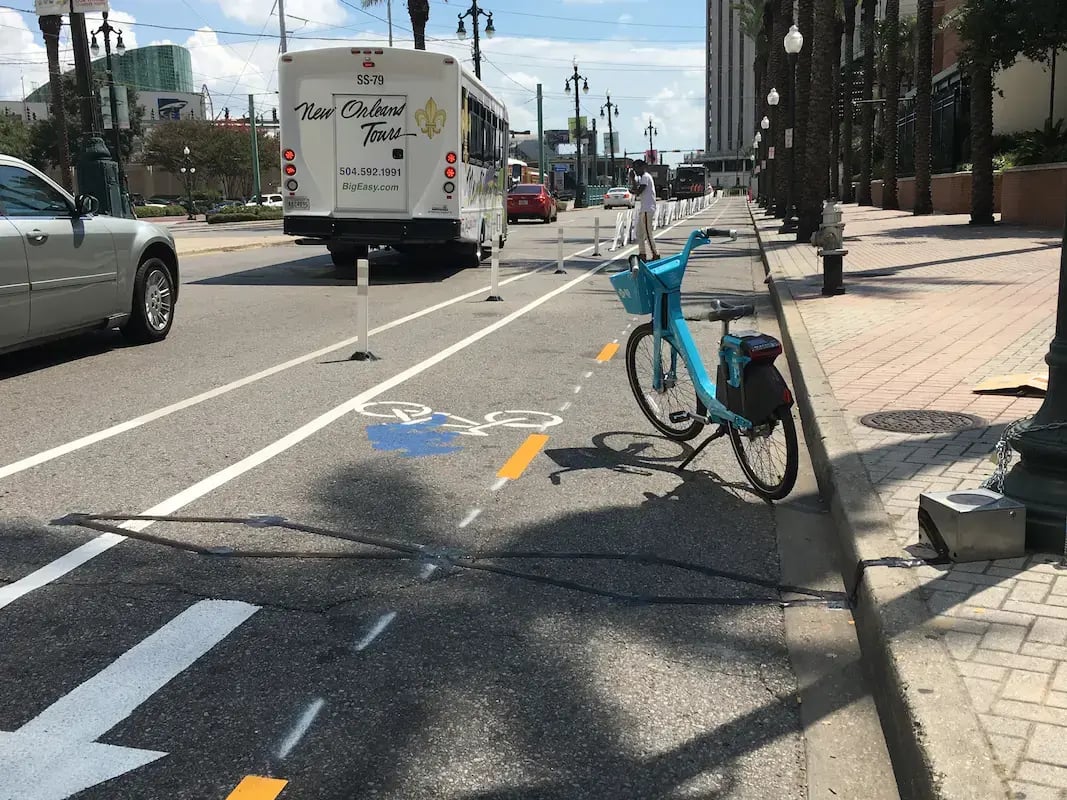 Rapide à installer, le compteur de vélos temporaire Easy-ZELT vous permet de faire des études ponctuelles.